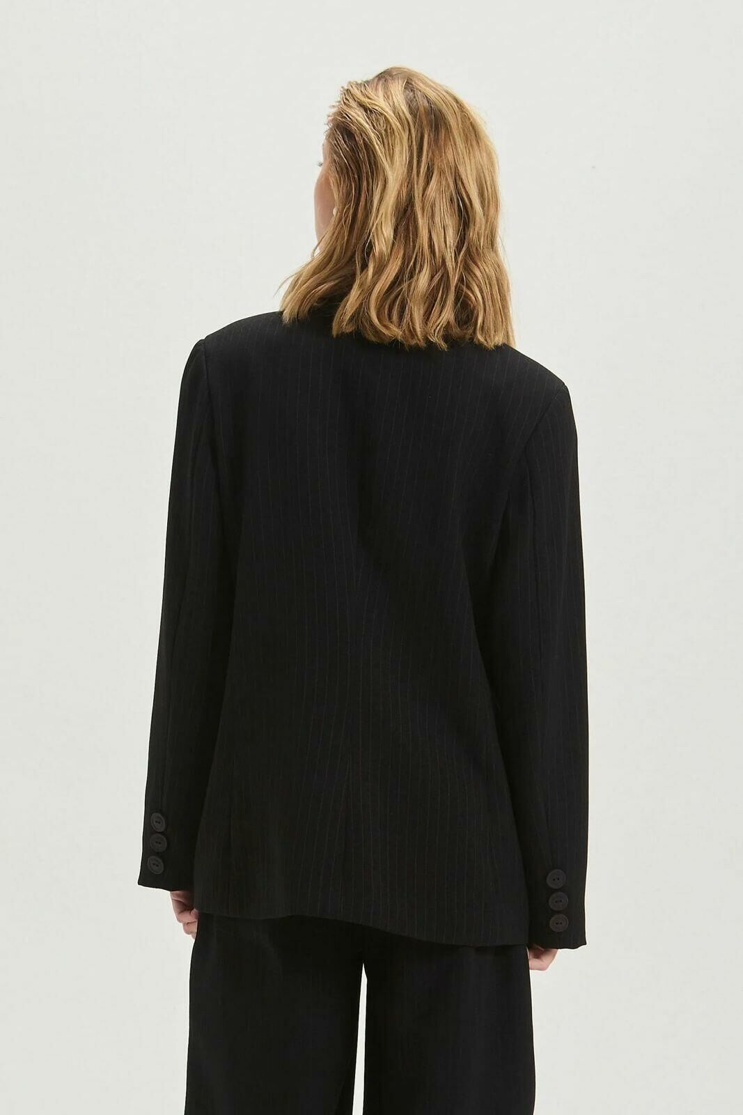 Imagem de Blazer Luana Preto Le Blog